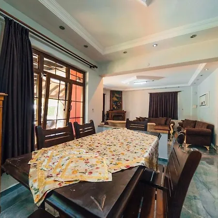 Villa Sapancada Isitmali Havuzlu