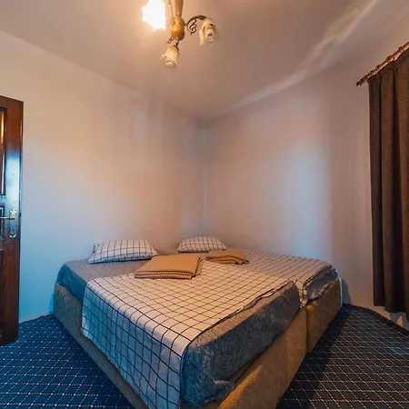 Sapancada Isitmali Havuzlu *