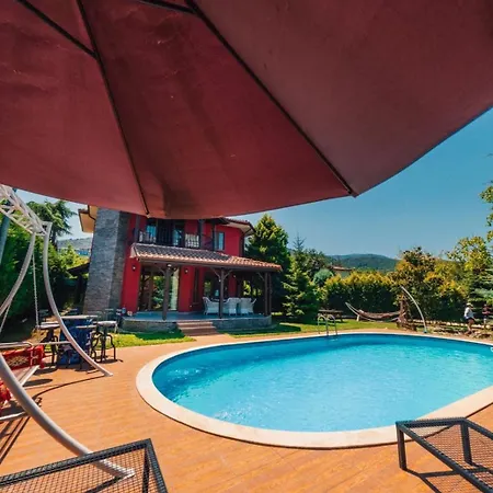 Sapancada Isitmali Havuzlu * Sapanca