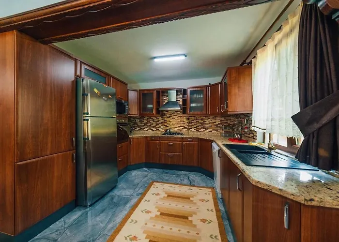 Sapancada Isitmali Havuzlu