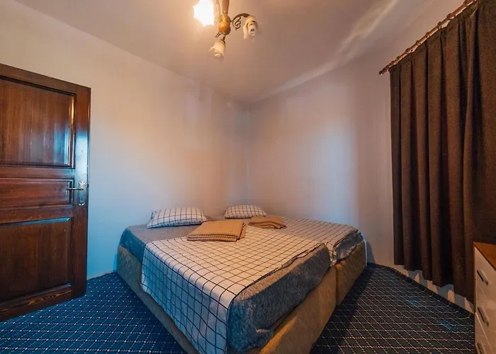 Sapancada Isitmali Havuzlu *