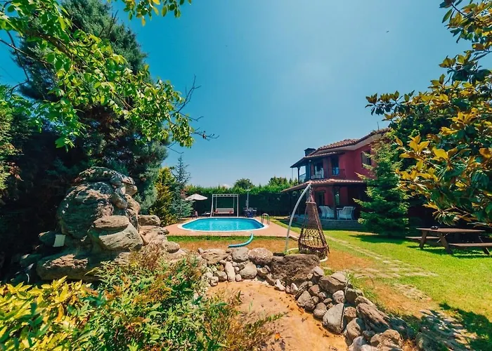 Sapancada Isitmali Havuzlu * サパンジャ