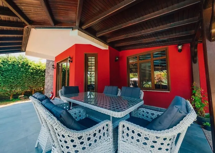 Sapancada Isitmali Havuzlu