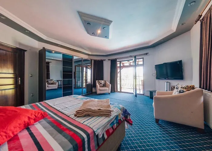 Sapancada Isitmali Havuzlu ヴィラ サパンジャ