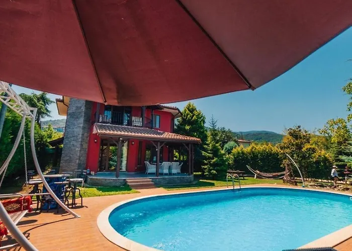 Sapancada Isitmali Havuzlu * サパンジャ